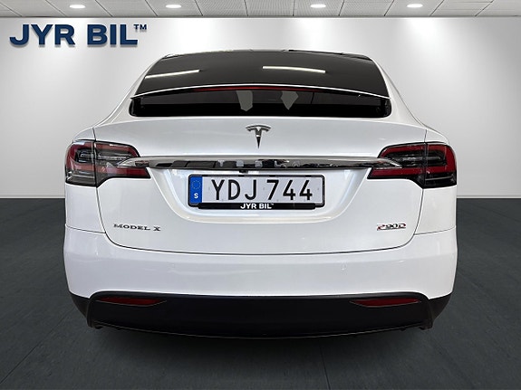 Tesla Model X 4 of 27