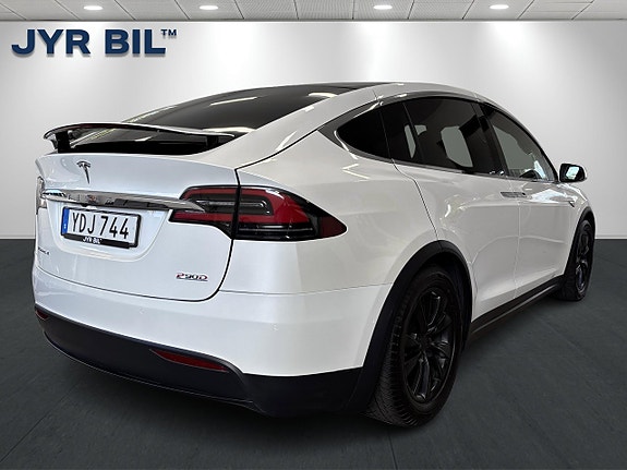 Tesla Model X 3 of 27