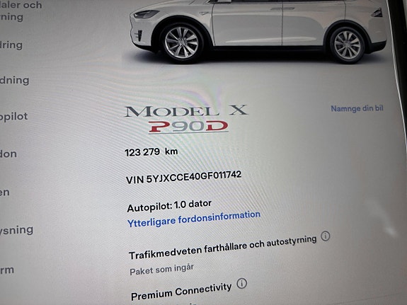 Tesla Model X 12 of 27