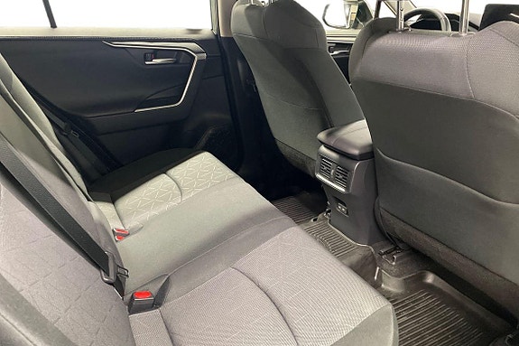 Toyota RAV4 9 of 21