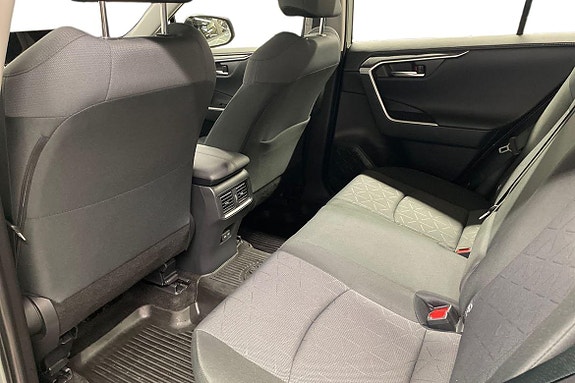 Toyota RAV4 13 of 21