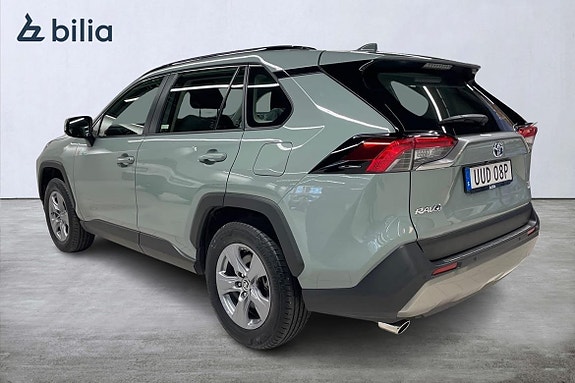 Toyota RAV4 2 of 21