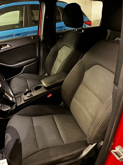 Mercedes-Benz B180 14 of 16