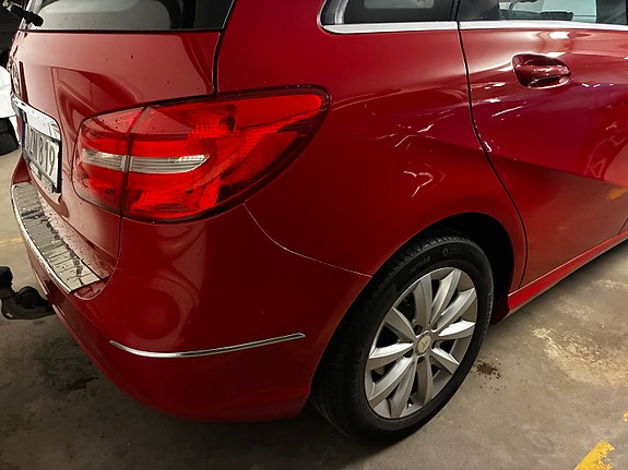 Mercedes-Benz B180 5 of 16