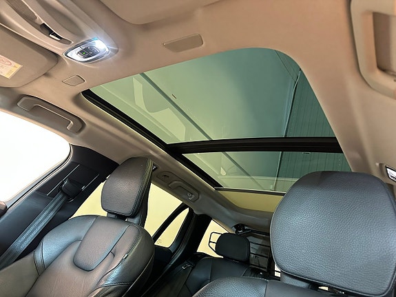 Volvo V60 Cross Country 11 of 17