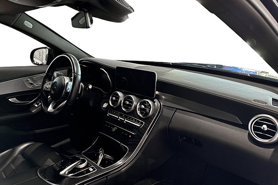 Mercedes-Benz C200 25 of 30