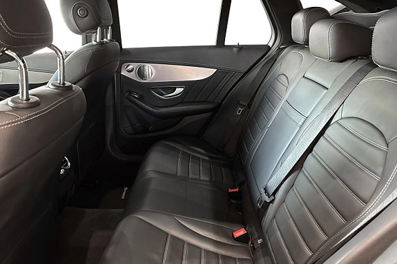 Mercedes-Benz C200 23 of 30