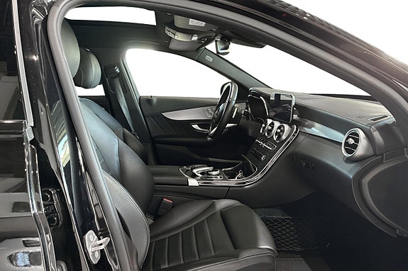 Mercedes-Benz C200 24 of 30