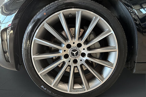 Mercedes-Benz C200 30 of 30