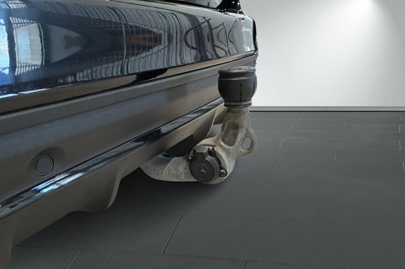 Mercedes-Benz C200 11 of 30