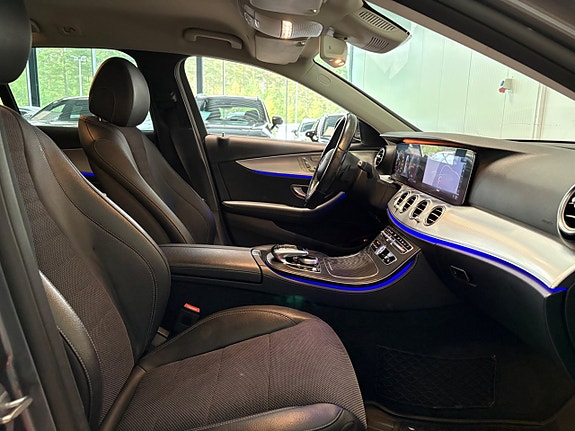 Mercedes-Benz E200 13 of 26