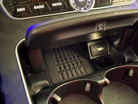 Mercedes-Benz E200 21 of 26