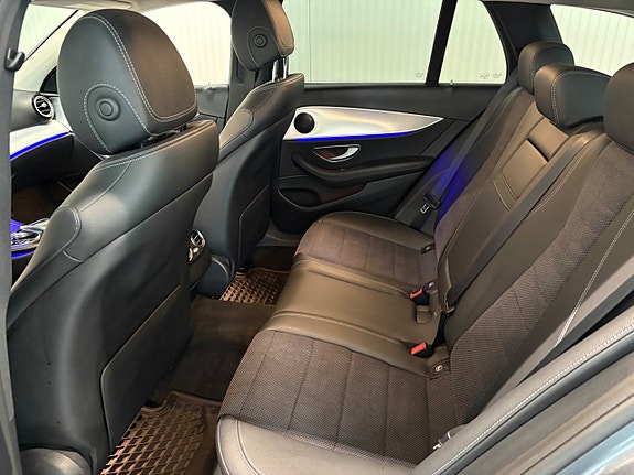 Mercedes-Benz E200 22 of 26