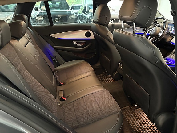 Mercedes-Benz E200 23 of 26