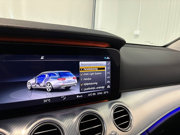 Mercedes-Benz E200 20 of 26