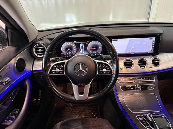 Mercedes-Benz E200 10 of 26