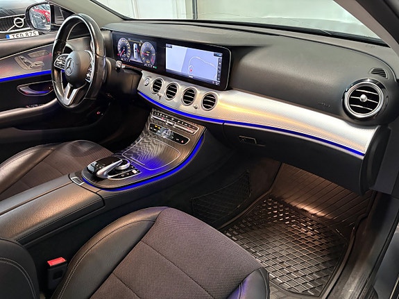 Mercedes-Benz E200 12 of 26