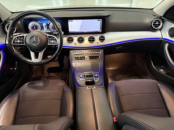 Mercedes-Benz E200 11 of 26