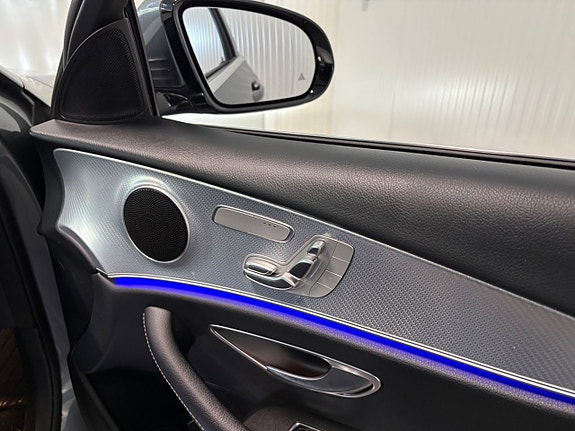 Mercedes-Benz E200 14 of 26