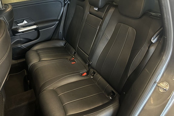 Mercedes-Benz B180 22 of 26