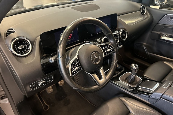 Mercedes-Benz B180 11 of 26