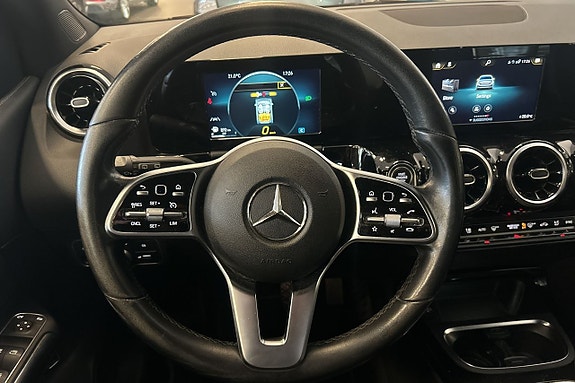Mercedes-Benz B180 13 of 26