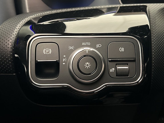 Mercedes-Benz A200 26 of 30
