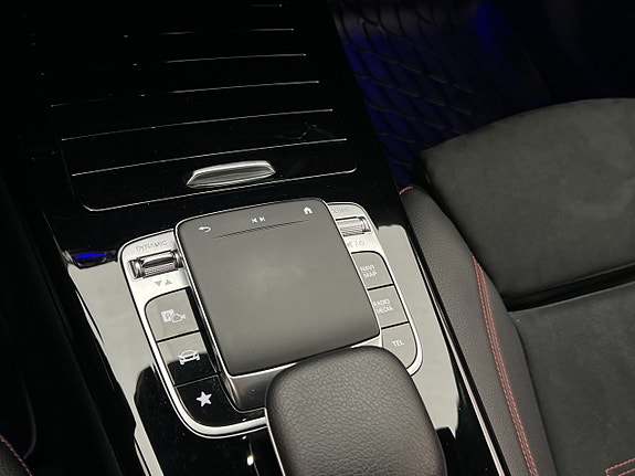 Mercedes-Benz A200 25 of 30