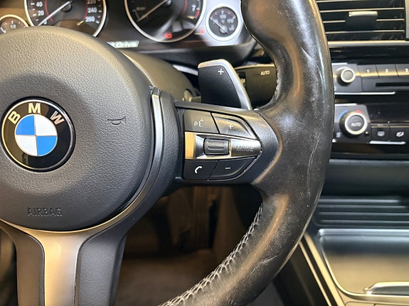 BMW 330e 13 of 26