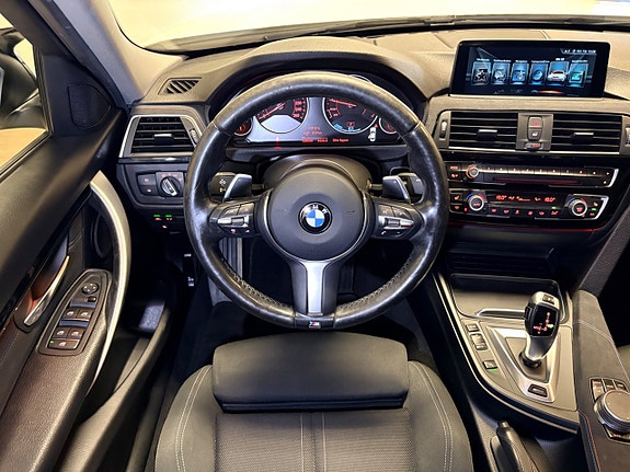 BMW 330e 23 of 26