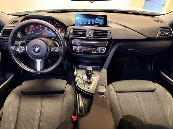 BMW 330e 24 of 26