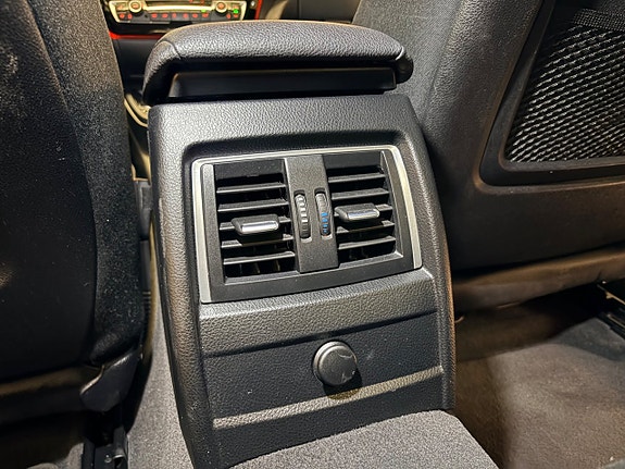BMW 330e 25 of 26