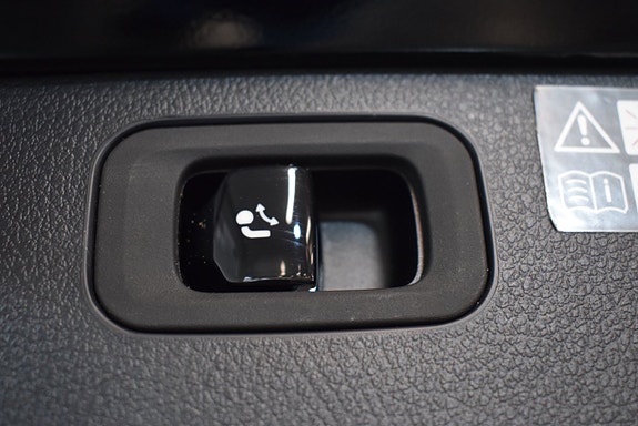 Mercedes-Benz C300 7 of 24