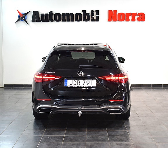 Mercedes-Benz C300 4 of 24
