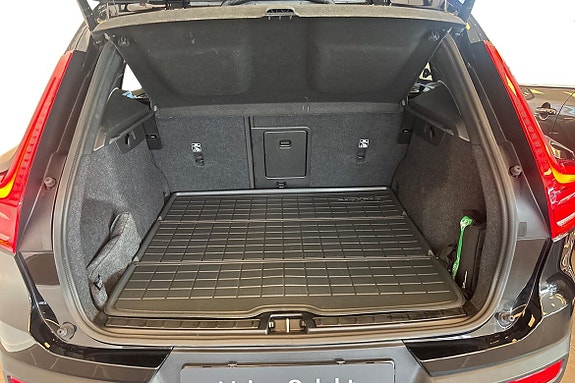 Volvo EX40 12 of 24