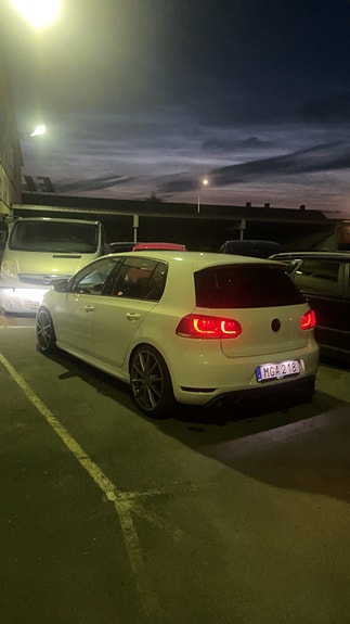 Volkswagen Golf VI 4 of 11
