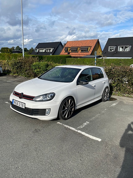 Volkswagen Golf VI 3 of 11