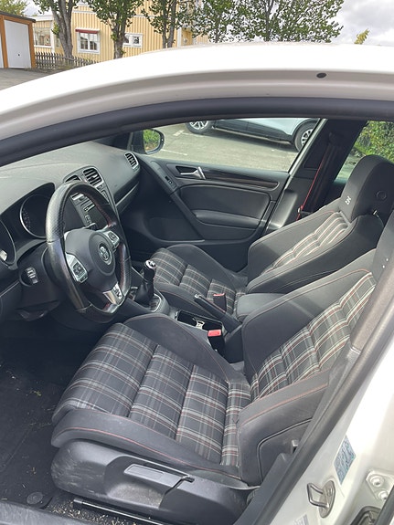 Volkswagen Golf VI 6 of 11