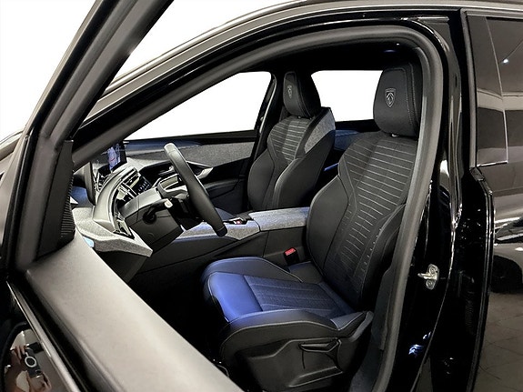 Peugeot e-5008 4 of 15