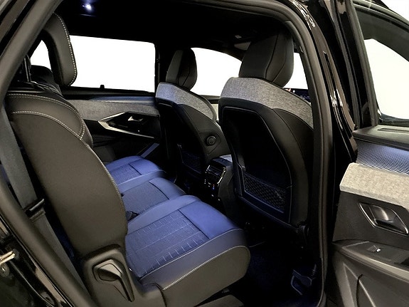 Peugeot e-5008 12 of 15