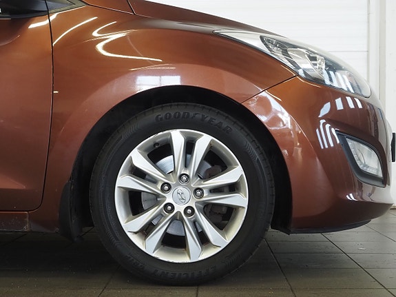 Hyundai i30 8 of 25