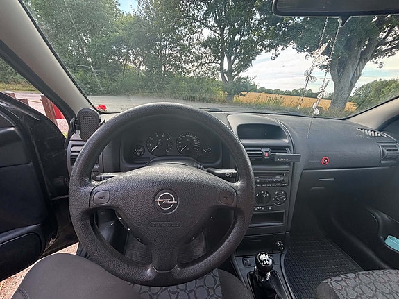Opel Astra 8 of 10