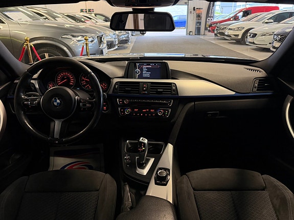 BMW 320d 18 of 29