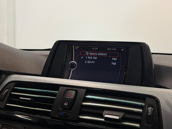 BMW 320i 21 of 30