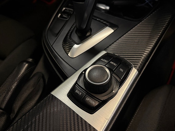 BMW 320i 17 of 30