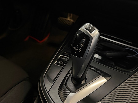 BMW 320i 20 of 30