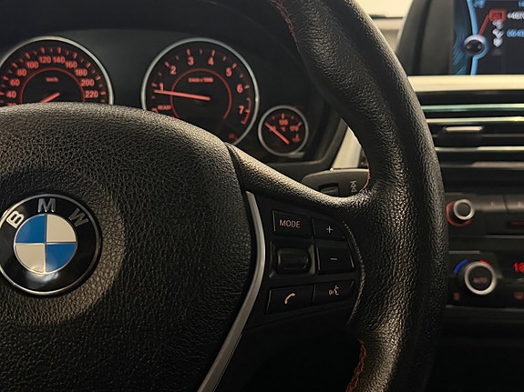 BMW 320i 25 of 30