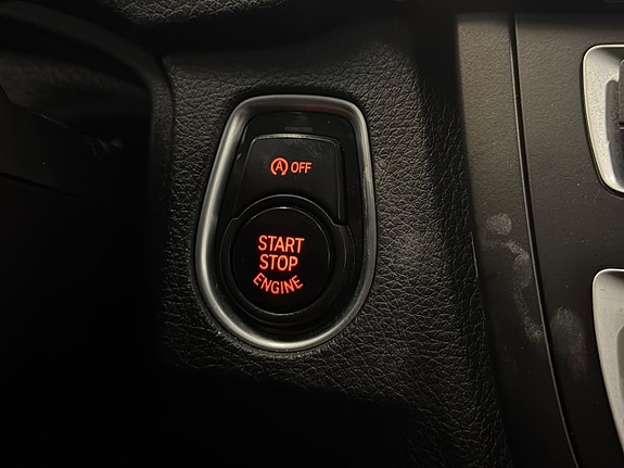 BMW 320i 28 of 30