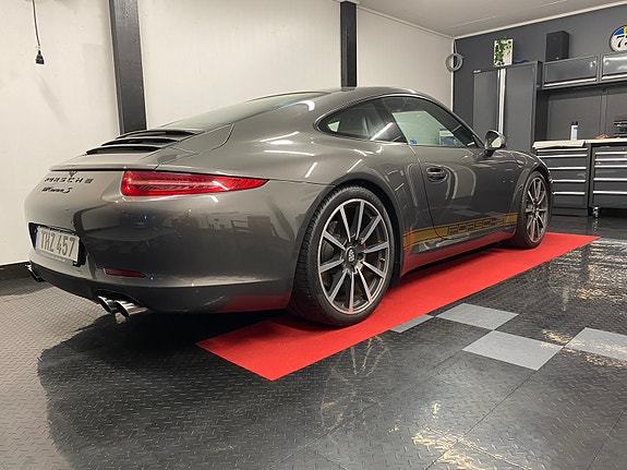 Porsche 911 Carrera S 2 of 7