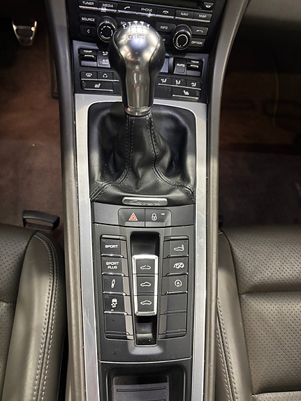 Porsche 911 Carrera S 6 of 7